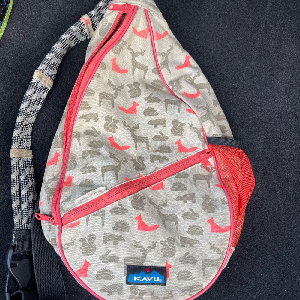 Kavu sling bag